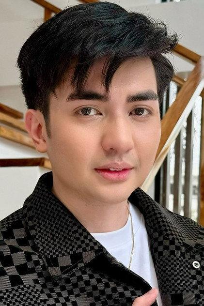 L.A. Santos - Actor Profile Photo