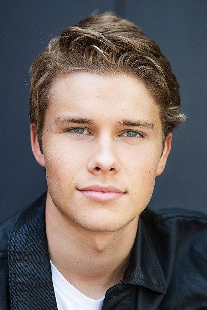 Logan Shroyer - Actor Profile Photo