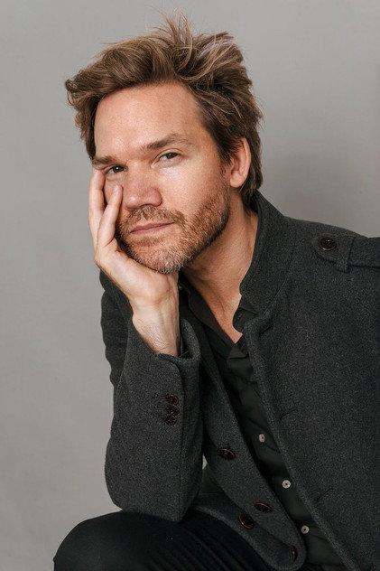 Juan Gil Navarro - Actor Profile Photo