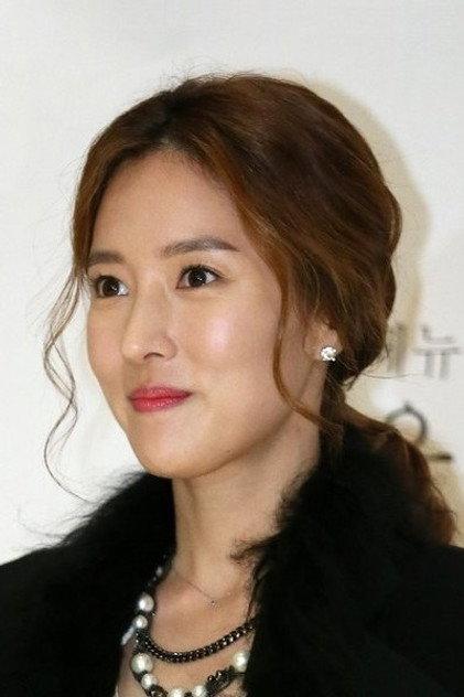 Min Kim - Actor Profile Photo