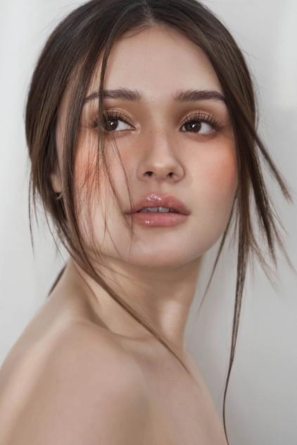 Kira Balinger - Actor Profile Photo