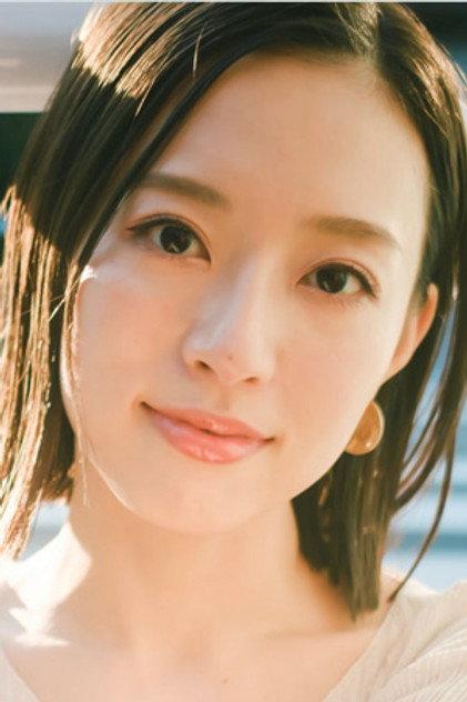 Ayu Manaka - Actor Profile Photo