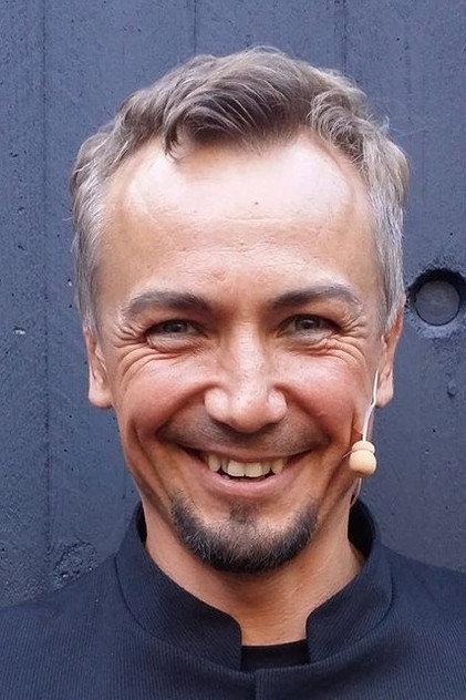 Janek Sarapson - Actor Profile Photo