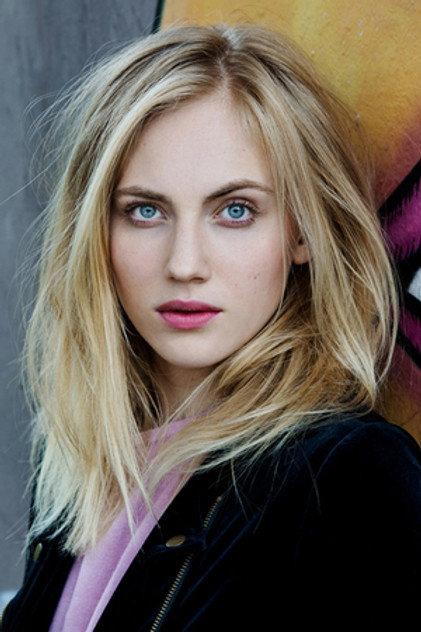 Elisa Schlott - Actor Profile Photo