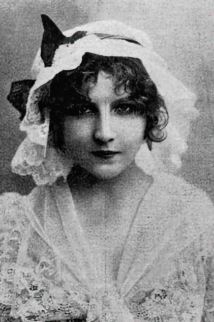 Suzanne Crosnier - Actor Profile Photo