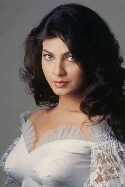 Kimi Katkar - Actor Profile Photo