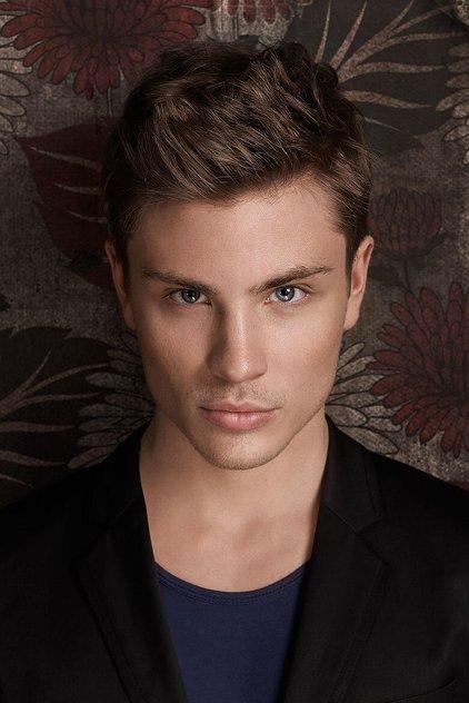 Jannik Schümann - Actor Profile Photo