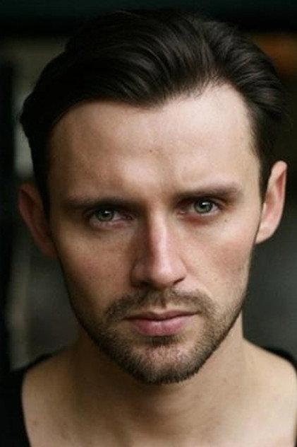 Oliver Walker - Actor Profile Photo