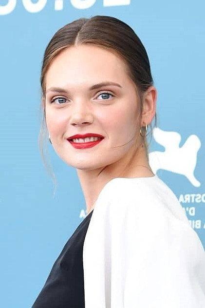 Sandra Drzymalska - Actor Profile Photo