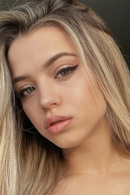 Yuliya Gavrilina - Actor Profile Photo