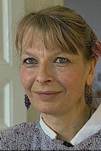 Suzanne Beyeler - Actor Profile Photo