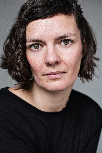 Laura Cairns - Actor Profile Photo