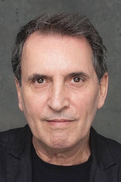 Gareth Snook - Actor Profile Photo