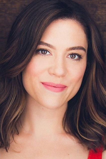 Sara Bues - Actor Profile Photo