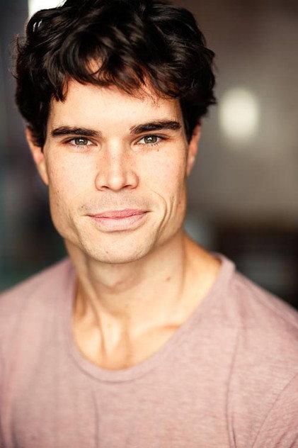 Alec Mann - Actor Profile Photo