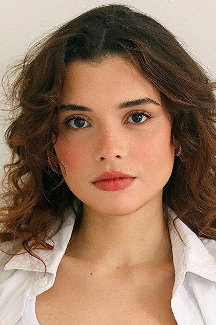 Julia Lemos - Actor Profile Photo