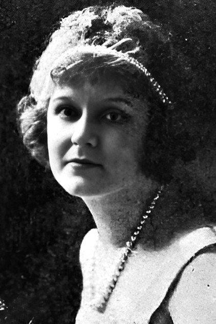 Mae Gaston - Actor Profile Photo