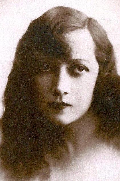 Andrée Standart - Actor Profile Photo