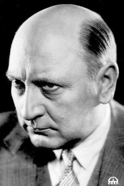 Léon Belières - Actor Profile Photo