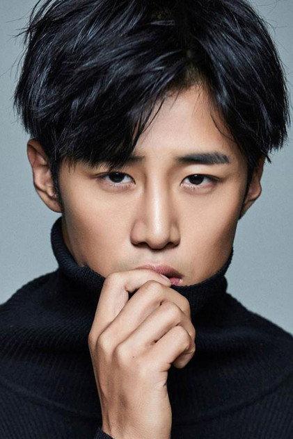 Shen Qi - Actor Profile Photo
