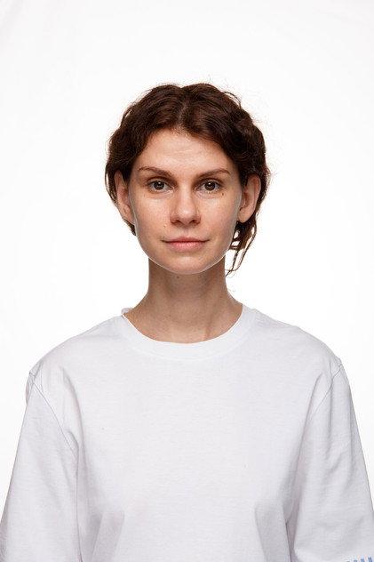 Anna Dalinger - Actor Profile Photo