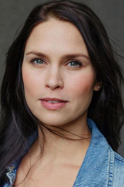 Sandra Leonhard - Actor Profile Photo