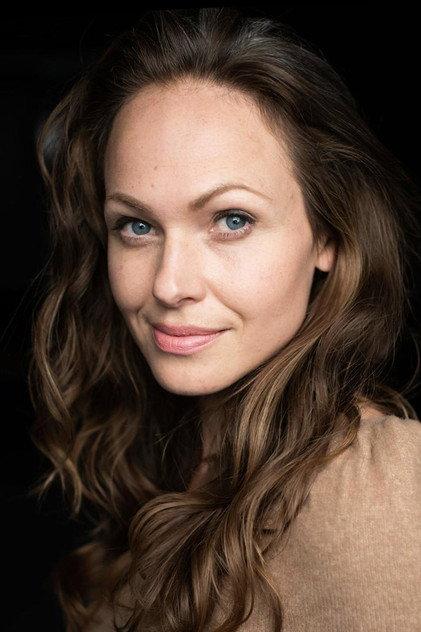Paula Elle - Actor Profile Photo