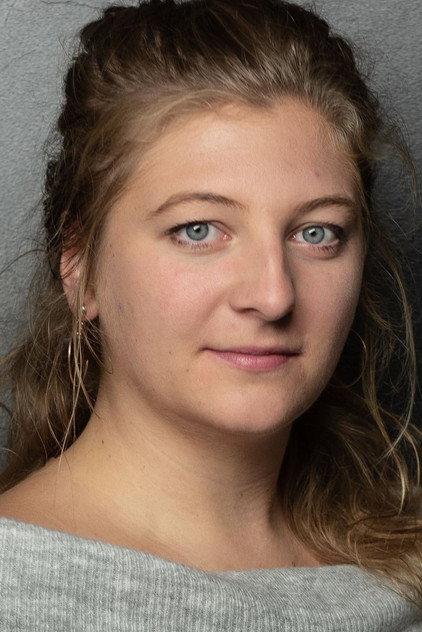 Cécile Feuillet - Actor Profile Photo