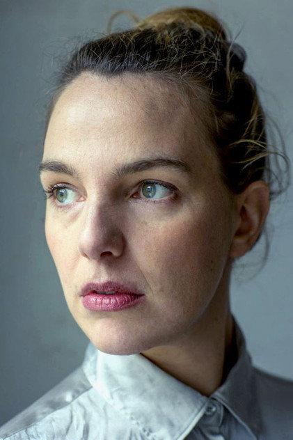 Kara Schröder - Actor Profile Photo