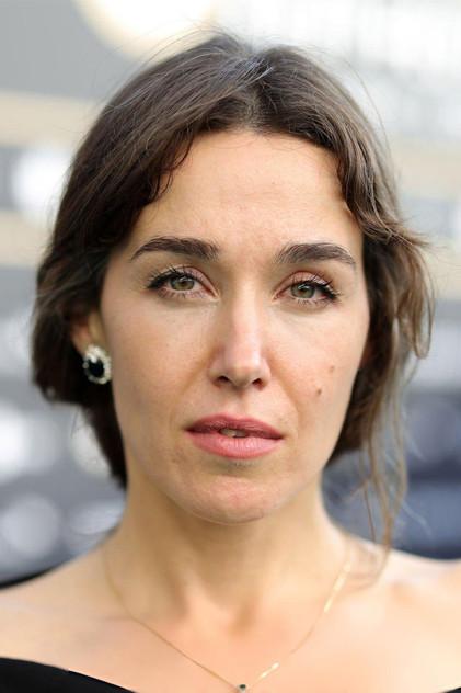 Arta Dobroshi - Actor Profile Photo
