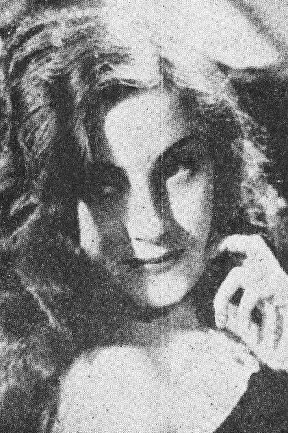 Virginia Manzano - Actor Profile Photo