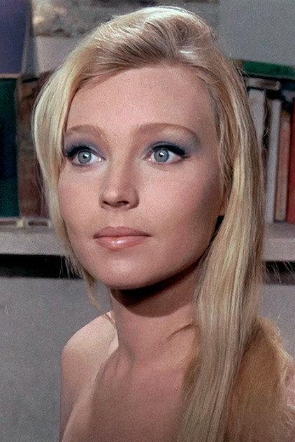 Dyanik Zurakowska - Actor Profile Photo