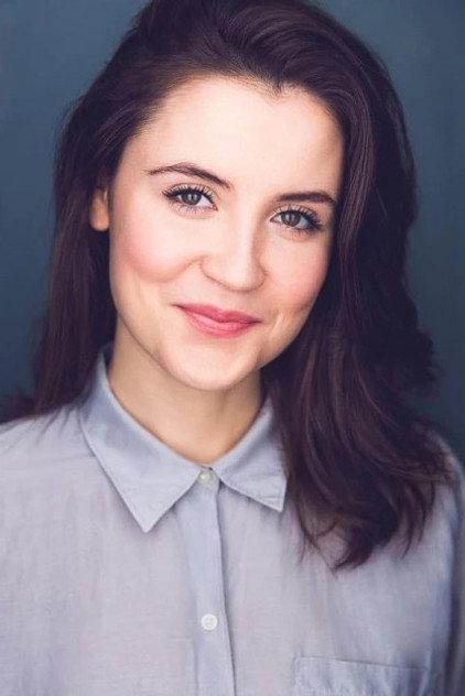 Oona Roche - Actor Profile Photo