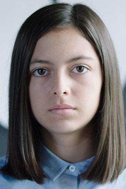 Lowena McDonell - Actor Profile Photo