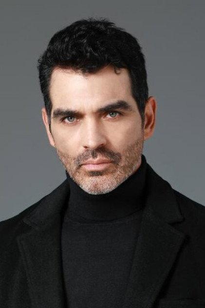 Tiberio Cruz - Actor Profile Photo