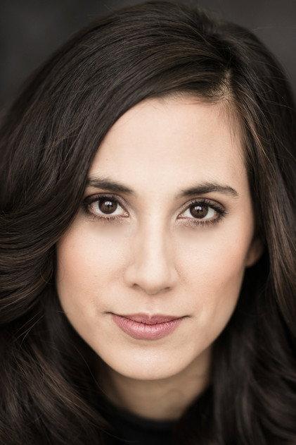 Maya Henselek - Actor Profile Photo