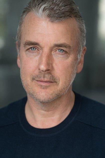 Euan Macnaughton - Actor Profile Photo