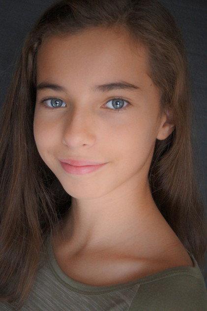 Olivia Knowles - Actor Profile Photo