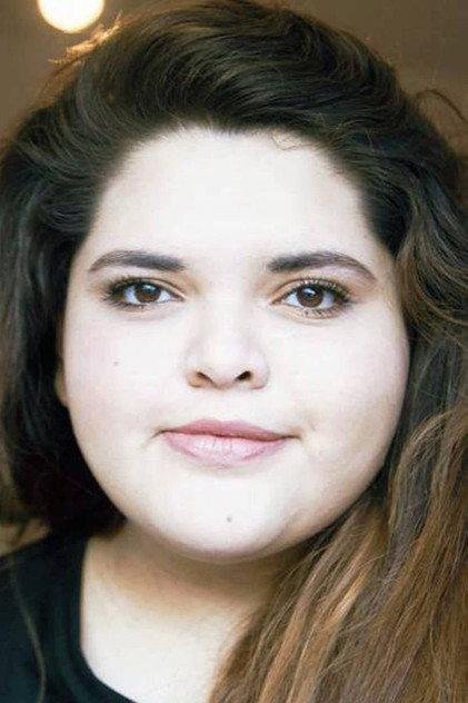 Karen de la Hoya - Actor Profile Photo