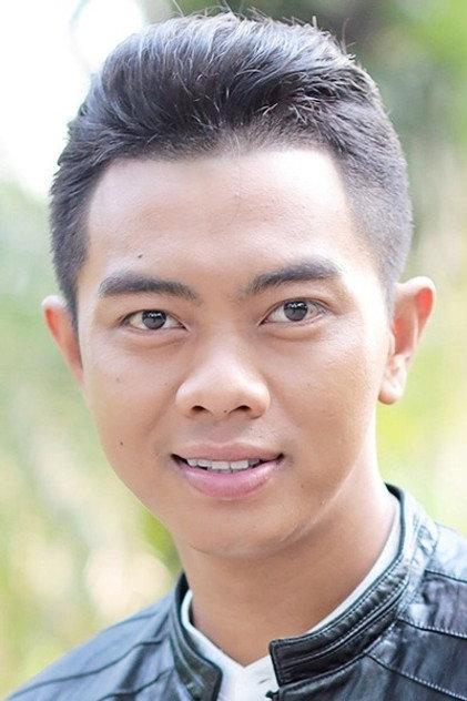 Zak Chumpae - Actor Profile Photo