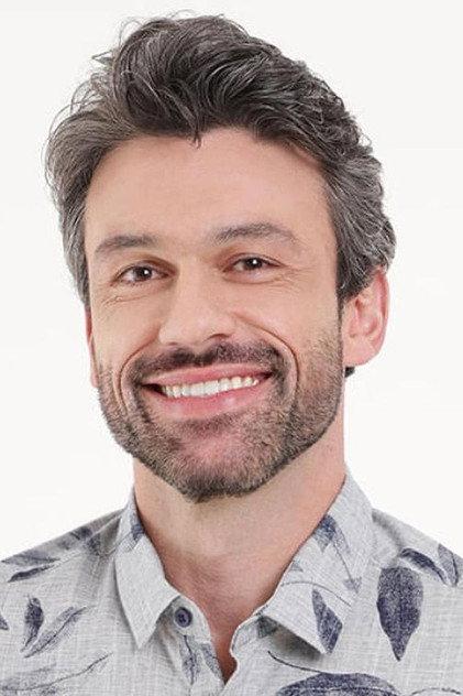 Roberto Rios - Actor Profile Photo