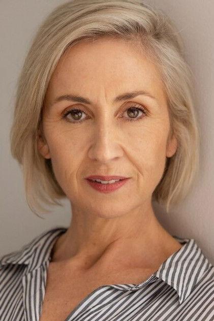 Renee Lyons - Actor Profile Photo