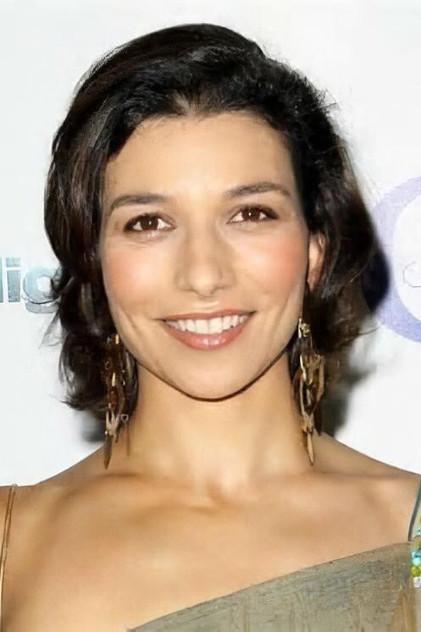 Agni Scott - Actor Profile Photo