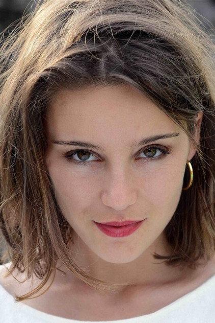 Angélina Wismes - Actor Profile Photo
