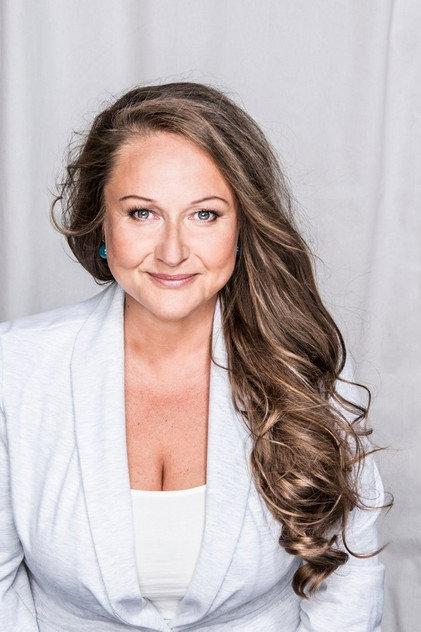 Nelli Szűcs - Actor Profile Photo