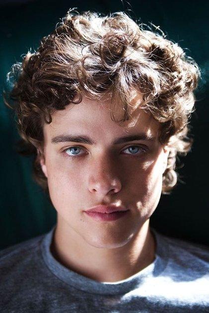 Douglas Smith - Actor Profile Photo