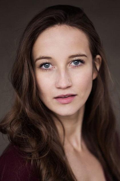India Shaw-Smith - Actor Profile Photo