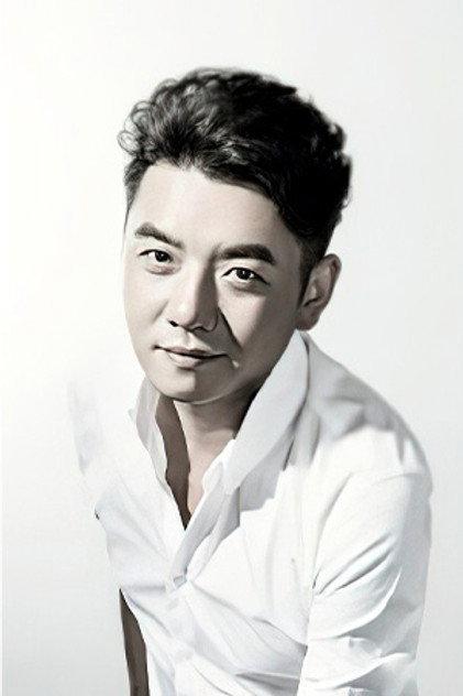 Guangyi Xiao - Actor Profile Photo
