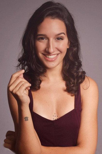 Luiza Cesar - Actor Profile Photo