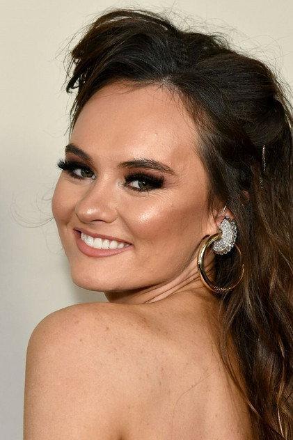 Madeline Carroll - Actor Profile Photo
